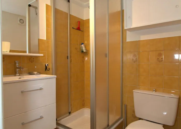 T1 Mezzanine à 10 Min Des Thermes Avec Garage Et Wifi - Fr-1-553-187 Apartamento Balaruc-les-Bains